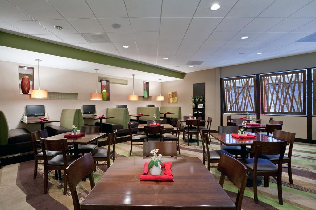Holiday Inn Olathe Medical Center מראה חיצוני תמונה