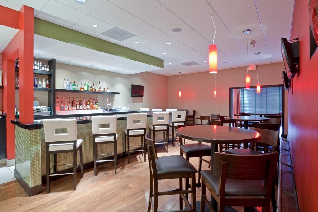 Holiday Inn Olathe Medical Center מסעדה תמונה